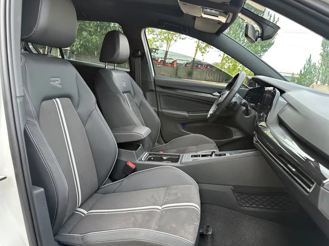 Volkswagen Golf 2023 Facelift 280TSI DSG R-Line Lite фото 16