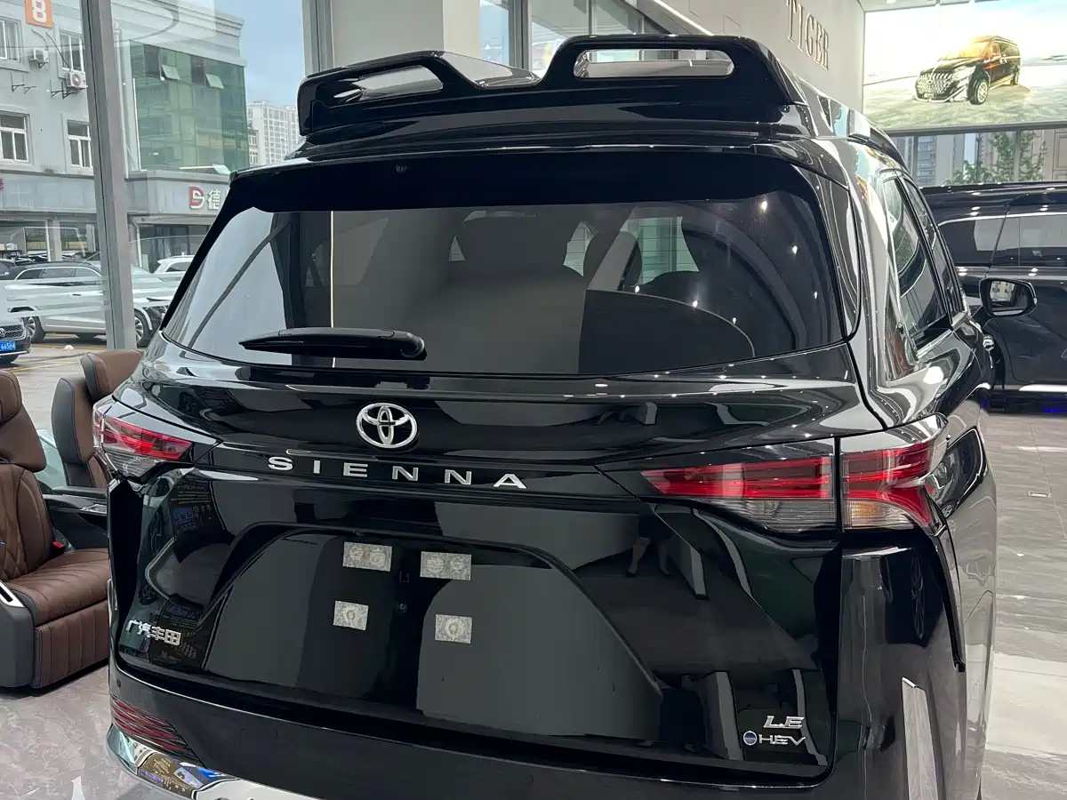 Toyota Sienna 2026 Model 2.5L Hybrid 2WD Comfort Edition фото 17