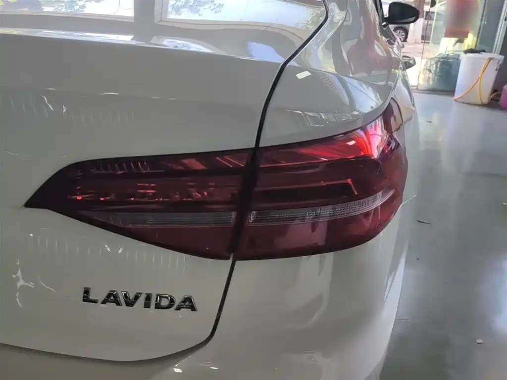 Volkswagen Lavida 2019 1.5L Automatic Comfort Edition China VI фото 8