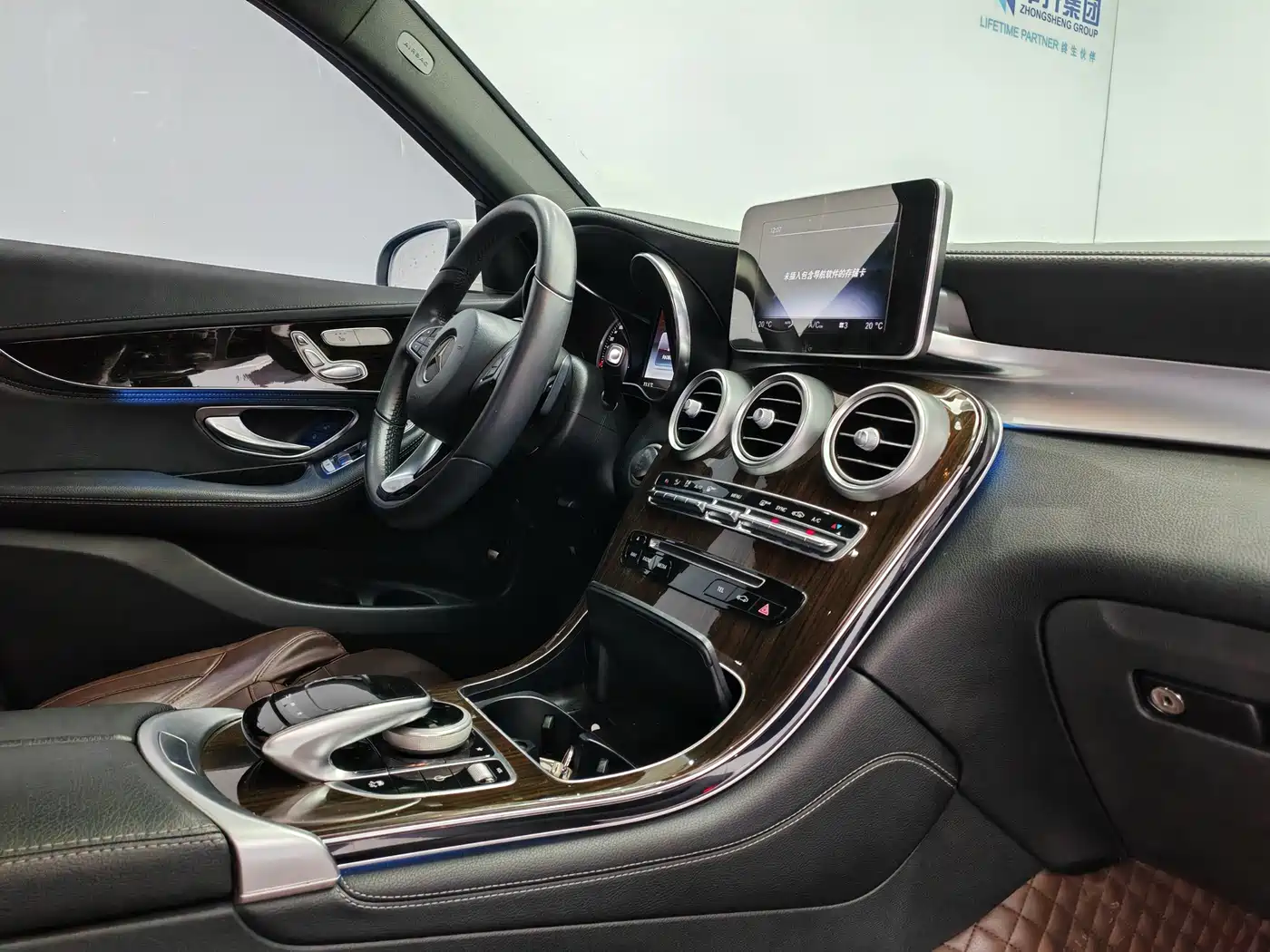 Mercedes-Benz GLC 2017 GLC 260 4MATIC Luxury фото 15