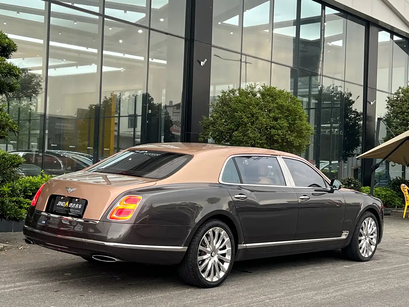 Bentley Mulsanne 2017 6.8T Long Wheelbase фото 11