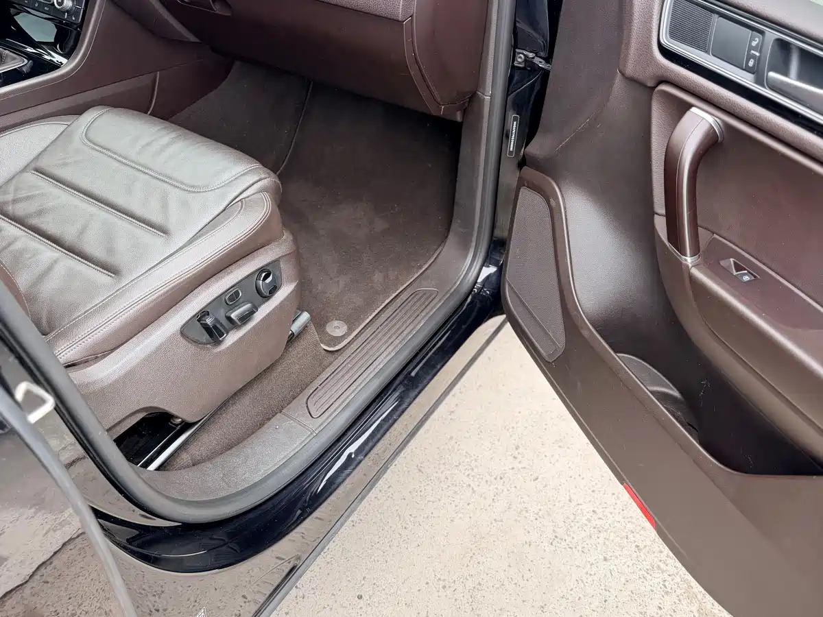Volkswagen Touareg 2016 3.0TSI Standard фото 15