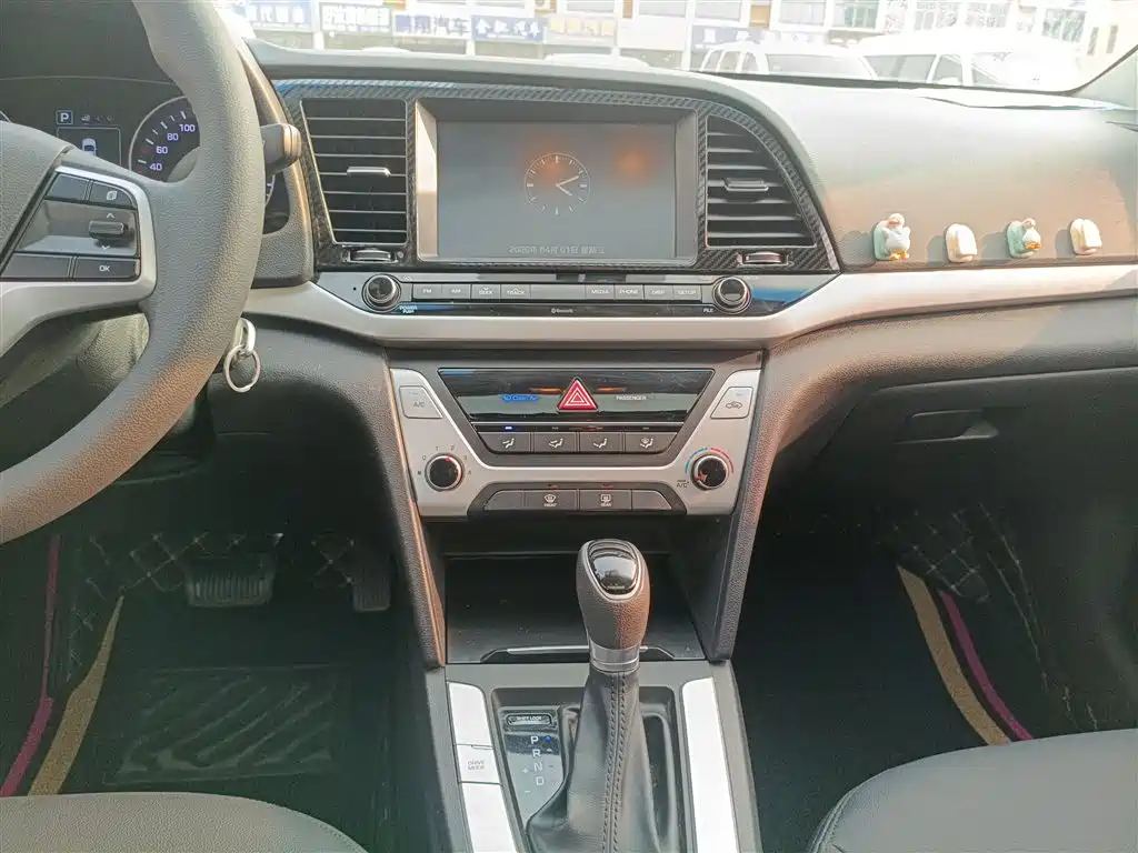 Hyundai Elantra 2016 Model 1.6L Automatic Smart Elite фото 13