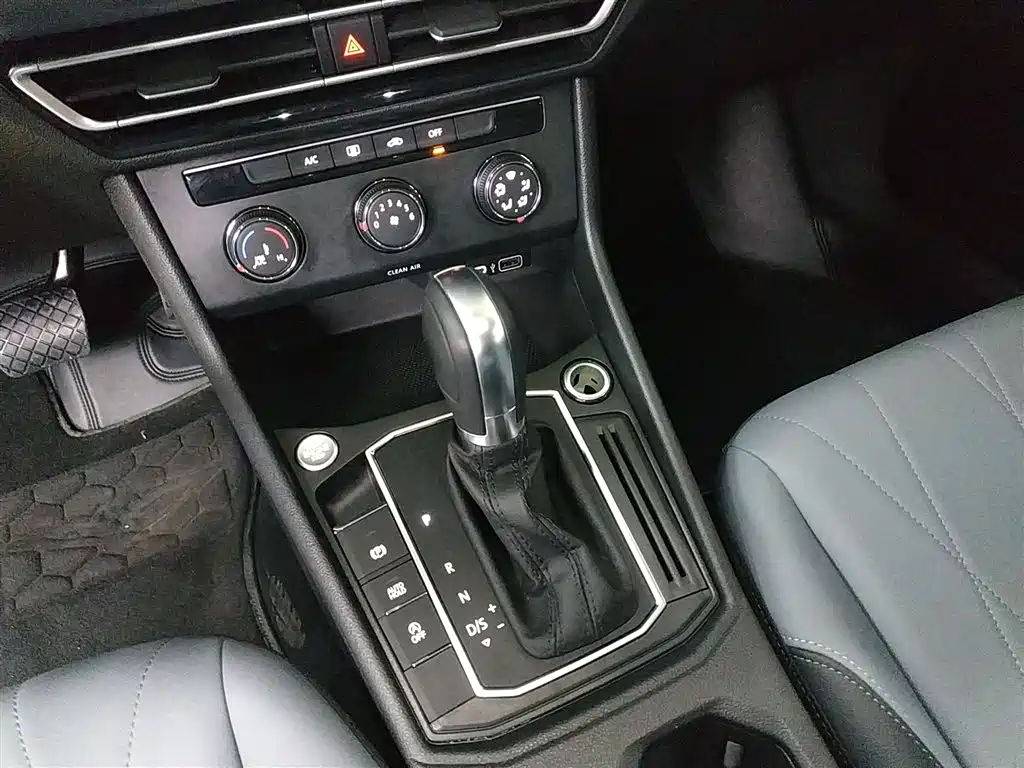 Volkswagen Lavida 2024 Model 1.5L Automatic Starlight 5 Million Edition фото 10