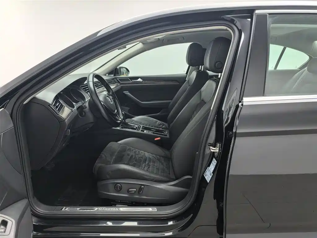 Volkswagen Magotan 2018 330TSI DSG Luxury фото 10