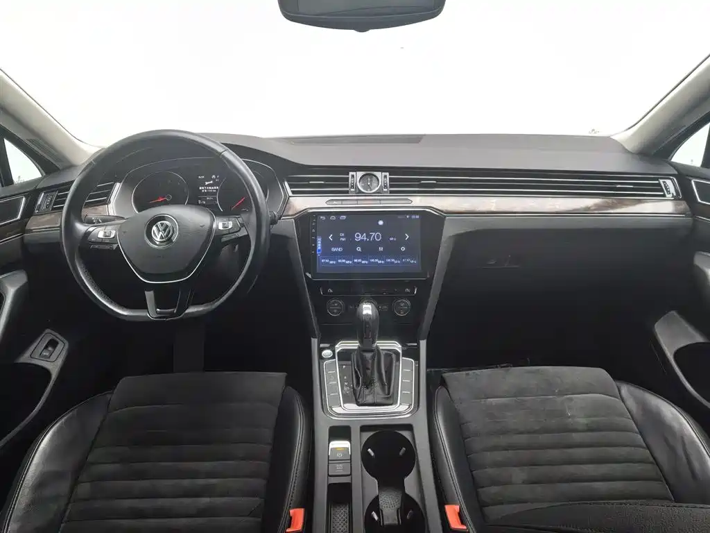 Volkswagen Magotan 2018 330TSI DSG Luxury фото 5