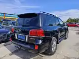 Фото 7 - Lexus LX