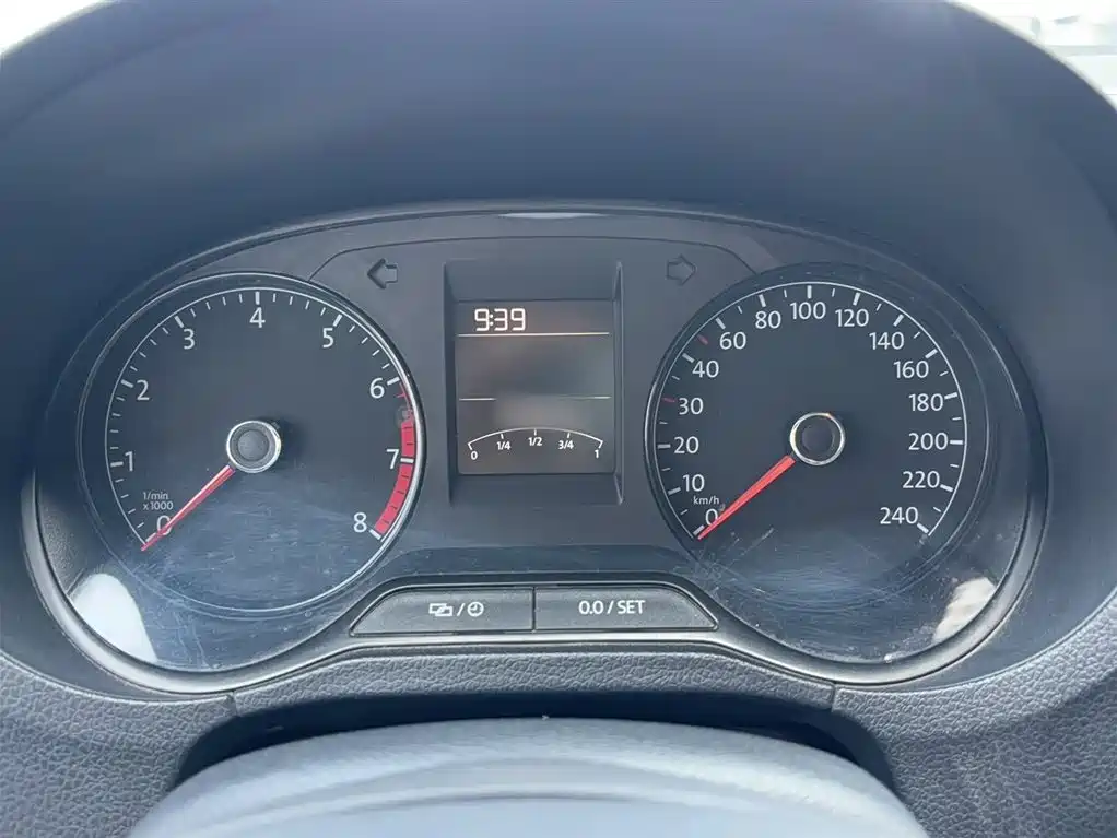Volkswagen Polo 2018 1.5L Auto Safe Drive фото 10