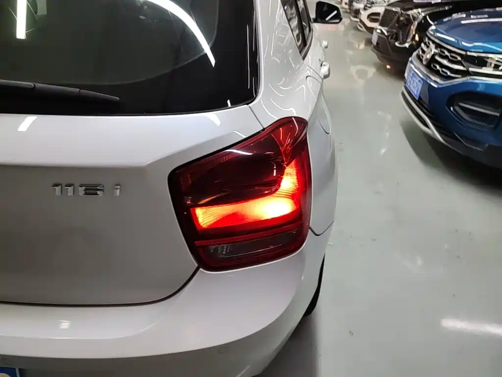 صورة 8 - BMW 1 Series (Import)