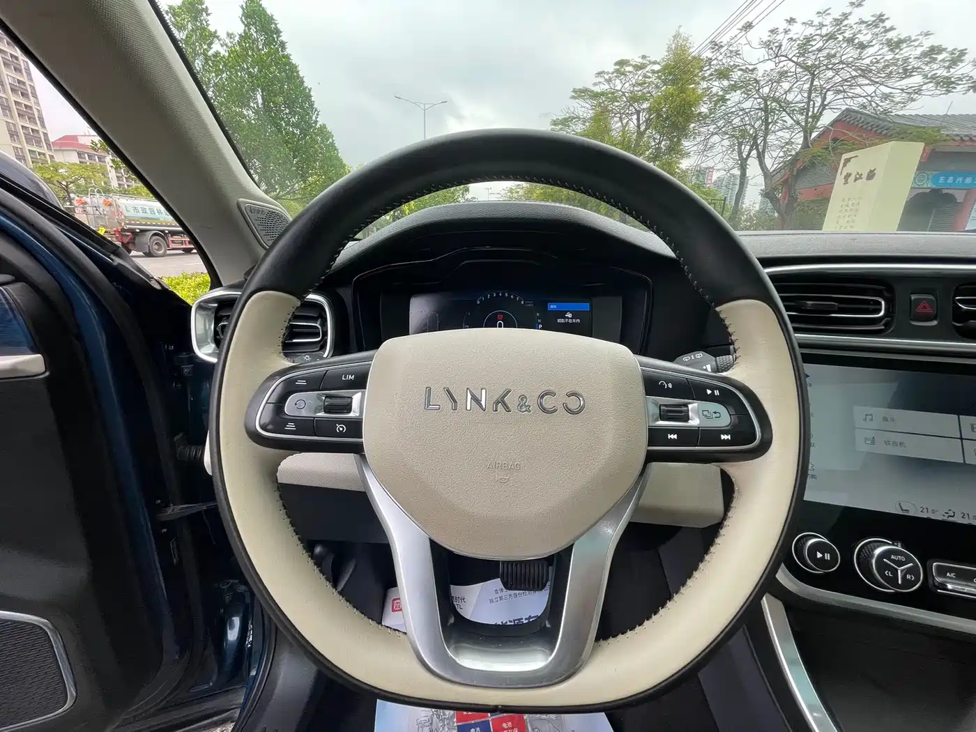 Lynk & Co 01 2017 2.0T 2WD Pro Version фото 6