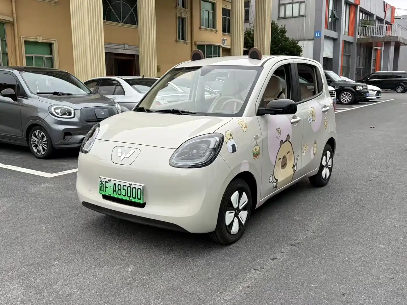 Wuling Motors Hongguang MINIEV 2025 4-Door Premium+ Edition