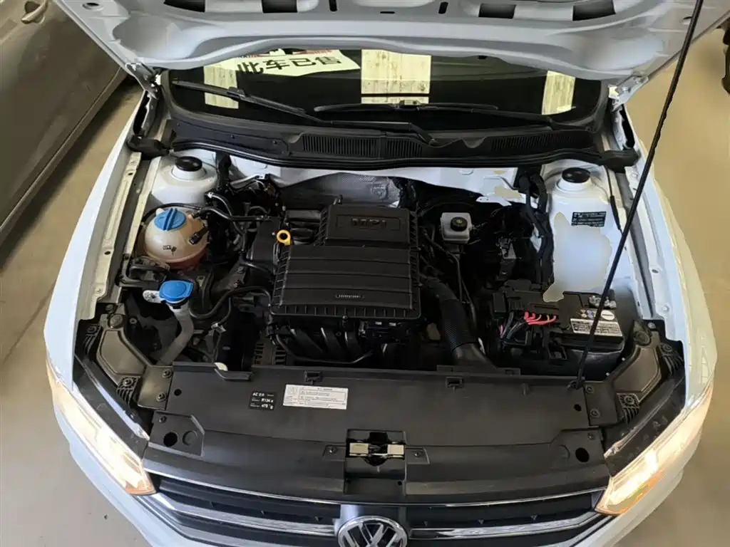 Volkswagen Bora 2016 Model 1.6L Manual Fashion фото 20