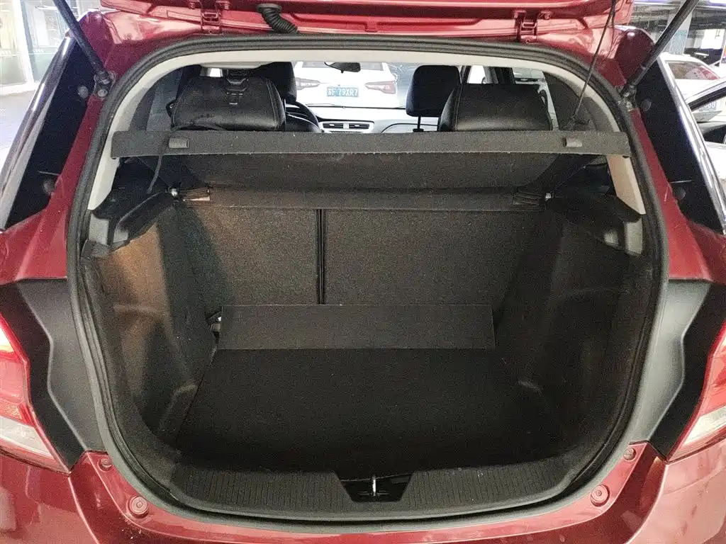 Chevrolet Lova RV 2016 1.5L Automatic Fun Edition фото 12
