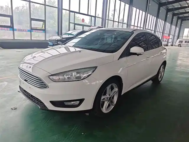 Ford Focus Хэтчбек, Классика, 1.5L, Автомат, Стиль