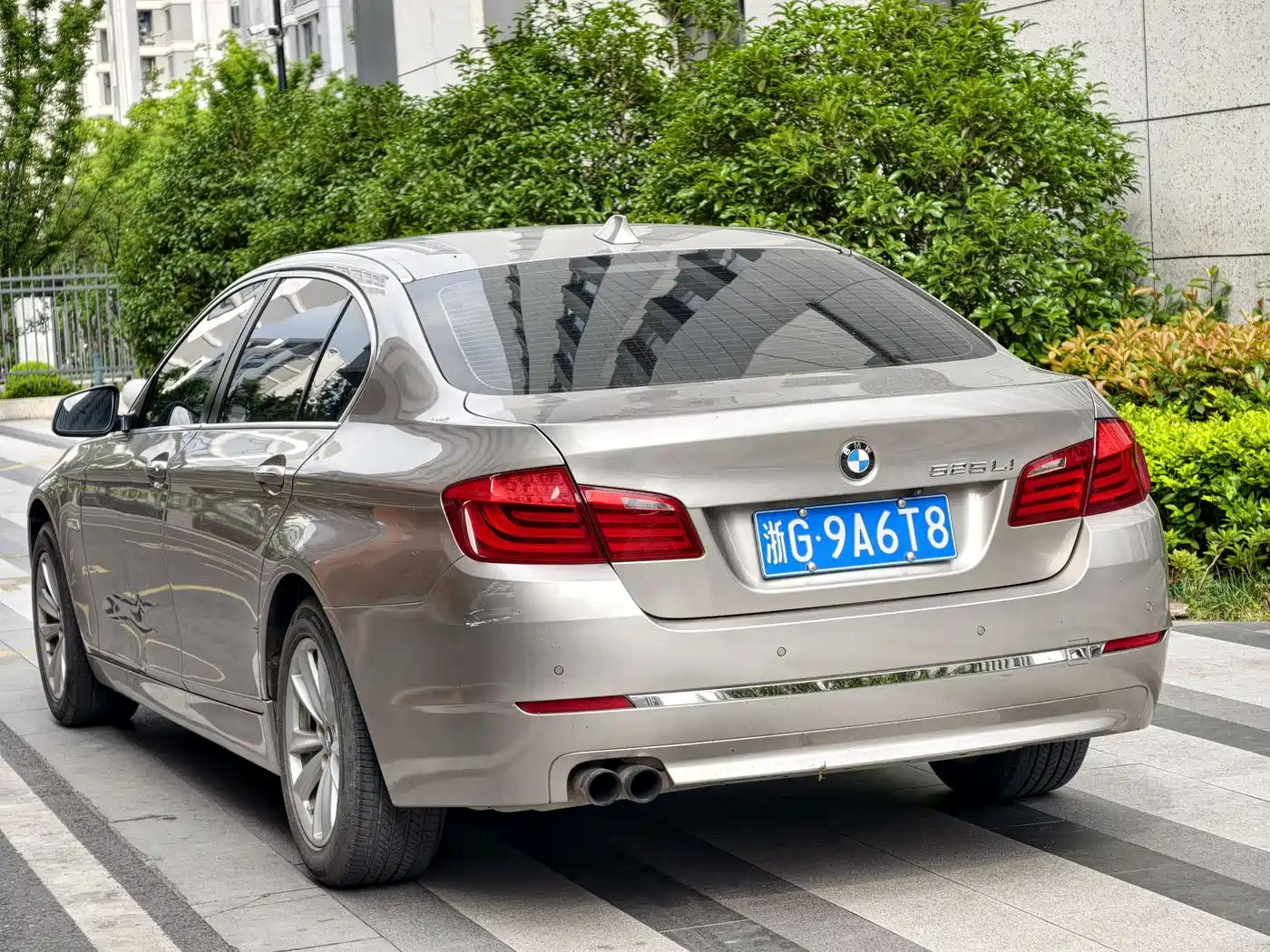 BMW 5 Series 2013 520Li Elegance фото 3