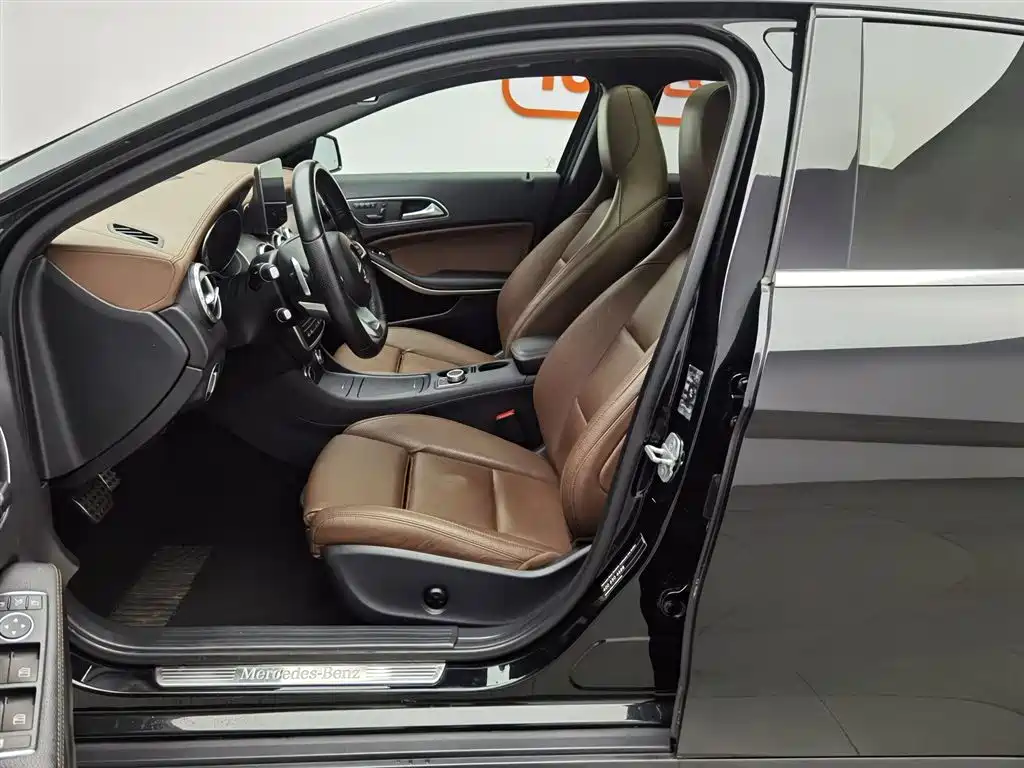 Mercedes-Benz GLA 2016 GLA 260 4MATIC Sport фото 10