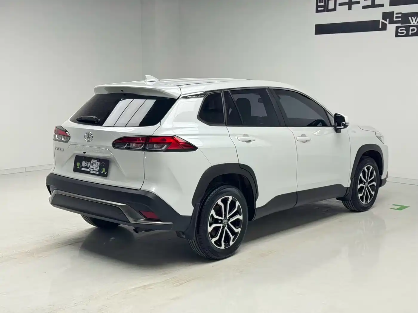 Toyota Frontlander 2022 2.0L CVT Luxury Edition фото 4