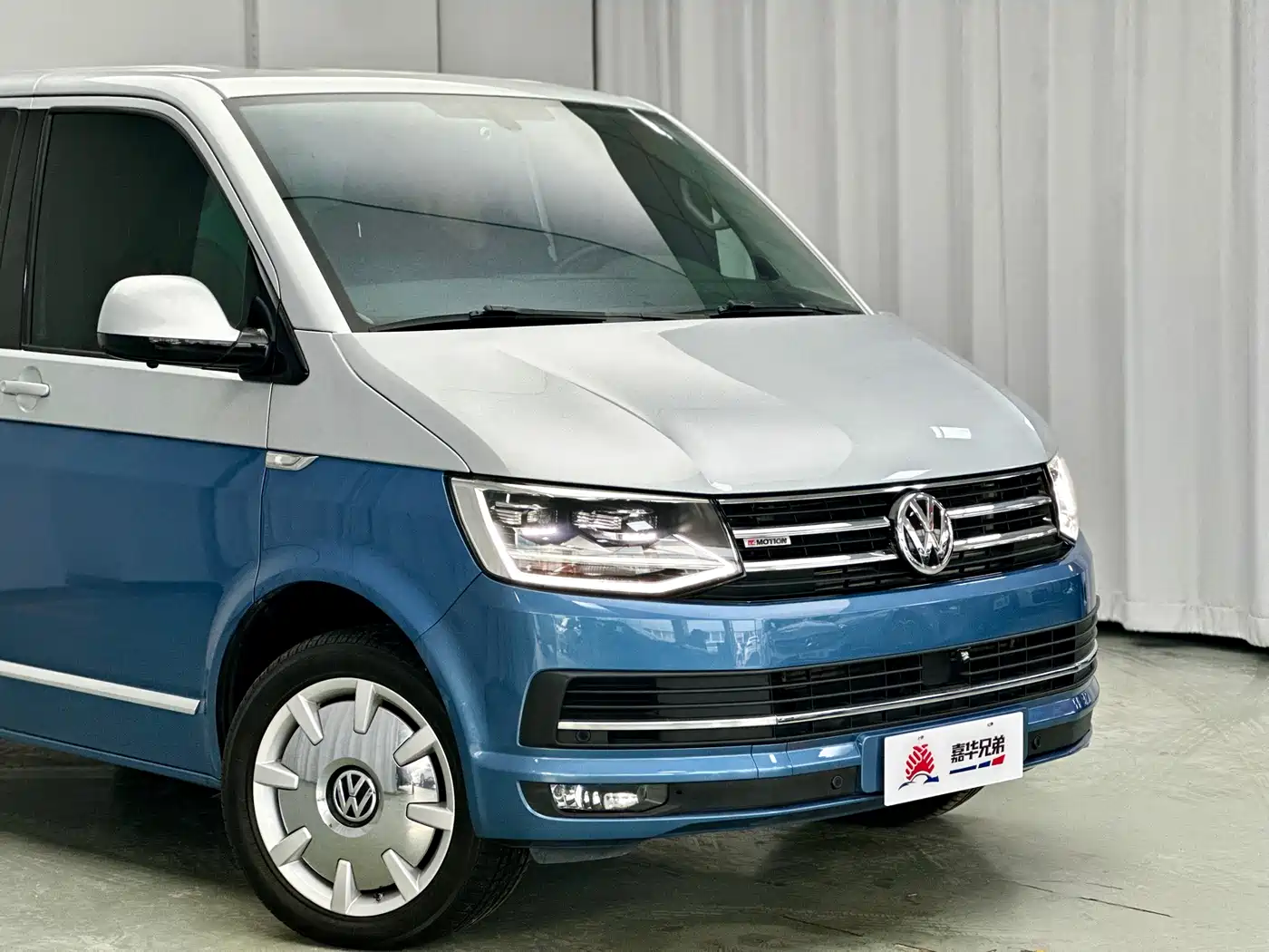 Volkswagen Multivan 2018 2.0TSI 4WD Leisure Edition 7-Seater фото 6