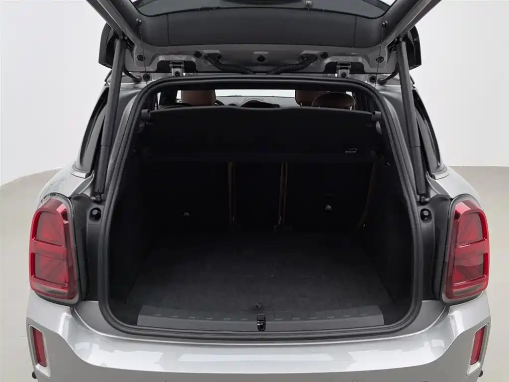 MINI COUNTRYMAN 2023 Second Facelift 2.0T COOPER S ALL4 Connoisseur фото 16