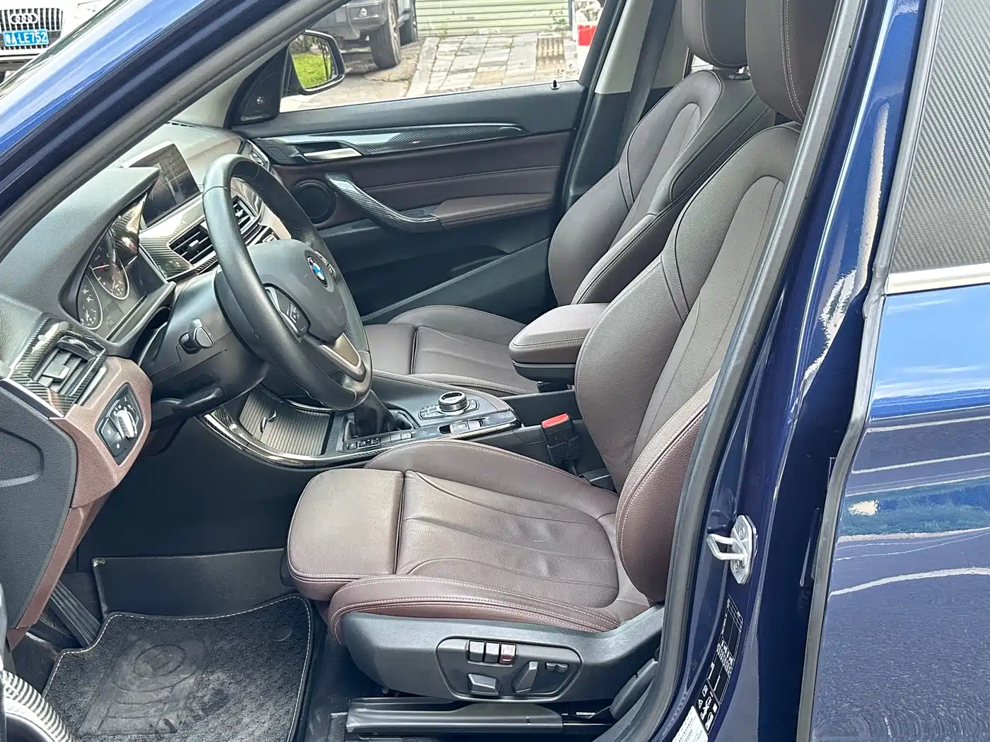BMW X1 2018 xDrive20Li Premium Model фото 8