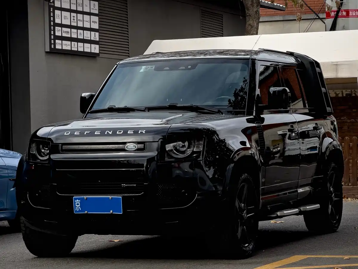 Land Rover Defender 2023 Model 110 3.0T P400 Dark Special Edition