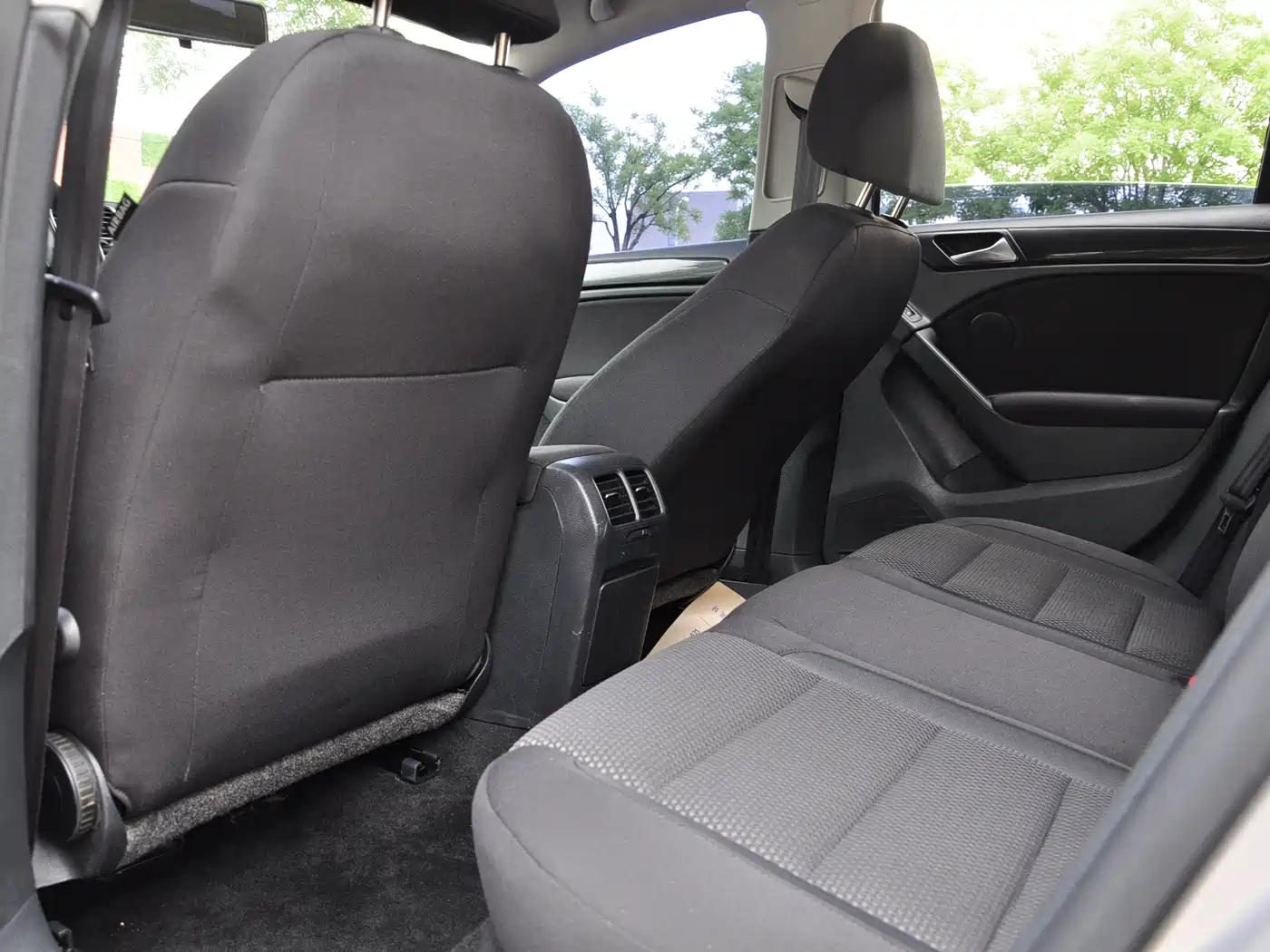 Volkswagen Golf 2012 1.6 Manual Comfort Type фото 8