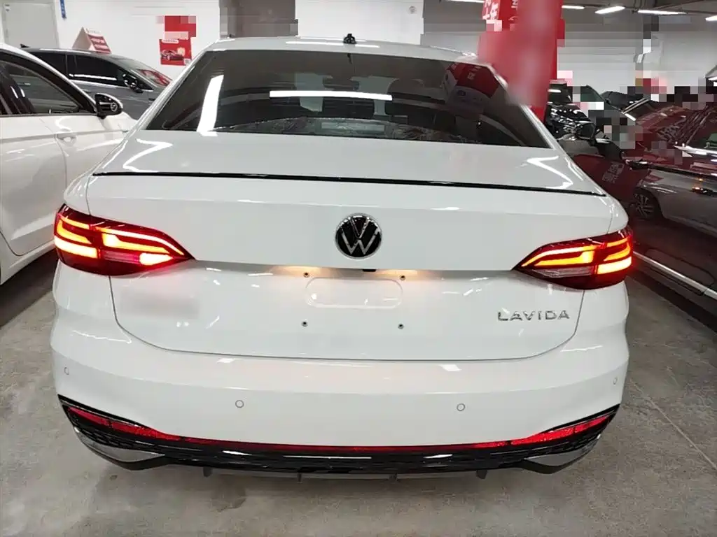 Volkswagen Lavida 2024 Model 300TSI DSG Starlight Leading Edition фото 6