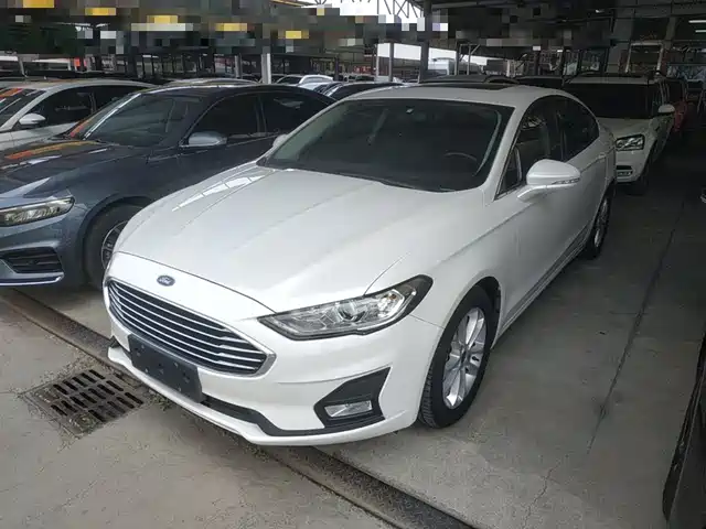Ford Mondeo EcoBoost 200, Стиль