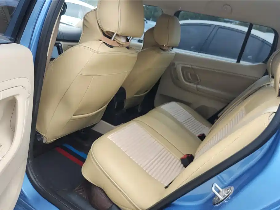 Škoda Fabia 2012 1.4L Automatic Crystal Edition фото 11