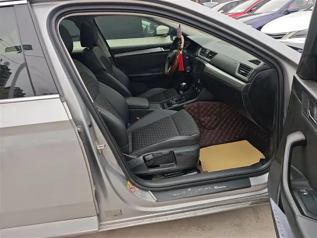 Škoda Superb 2019 TSI280 DSG Comfort Edition фото 25