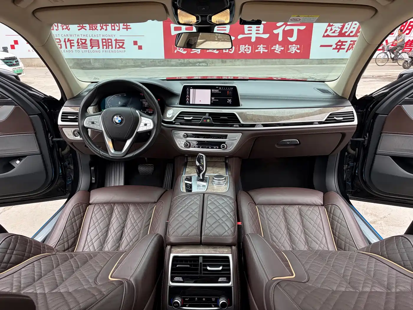 BMW 7 Series 2021 Model 740Li Leading Luxury Package фото 9