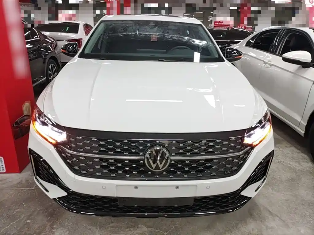 Volkswagen Lavida 2024 Model 300TSI DSG Starlight Leading Edition фото 3