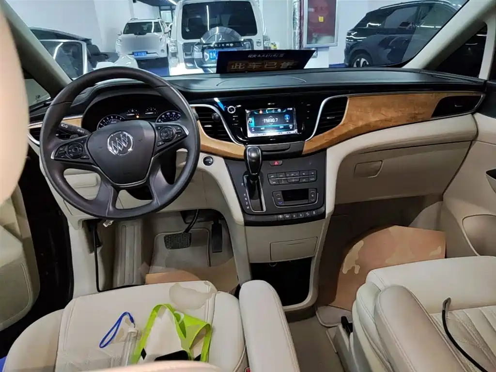 Buick GL8 2018 ES 28T Comfort Type China VI фото 10