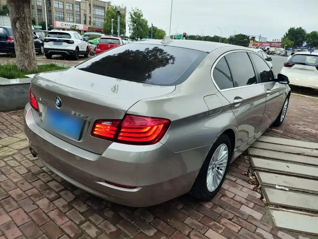 BMW 5 Series 2014 525Li Leading фото 7