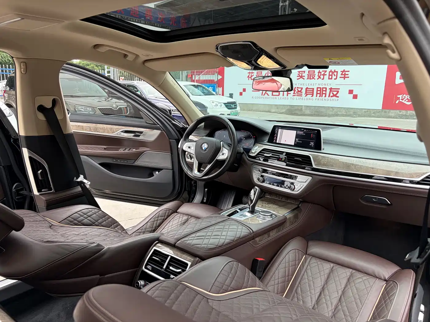 BMW 7 Series 2021 Model 740Li Leading Luxury Package фото 8