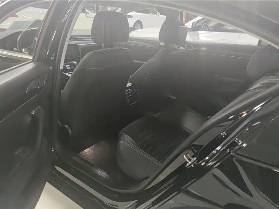 Volkswagen Magotan 2020 330TSI DSG Luxury фото 11