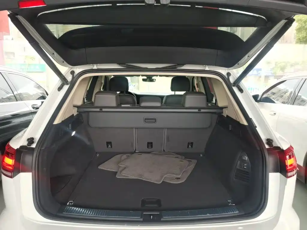 صورة 19 - Volkswagen Touareg