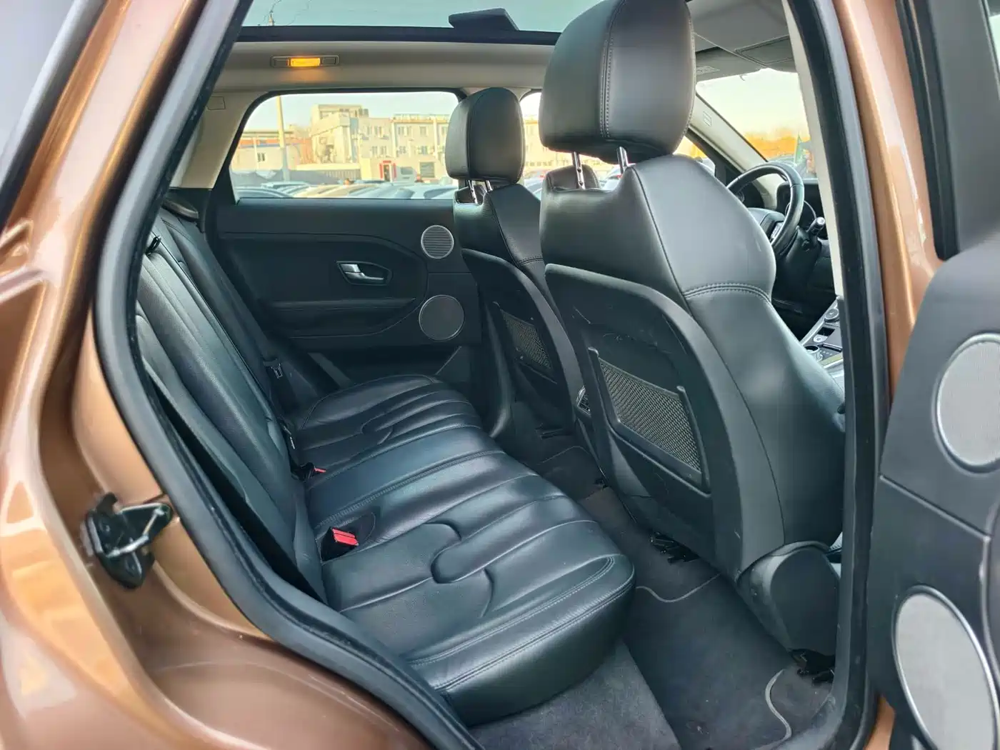Land Rover Range Rover Evoque 2015 2.0T 5-Door Intelligent Edition фото 12