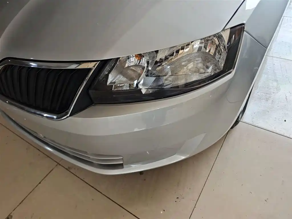 Škoda Rapid 2016 1.6L Automatic Forward Edition фото 24