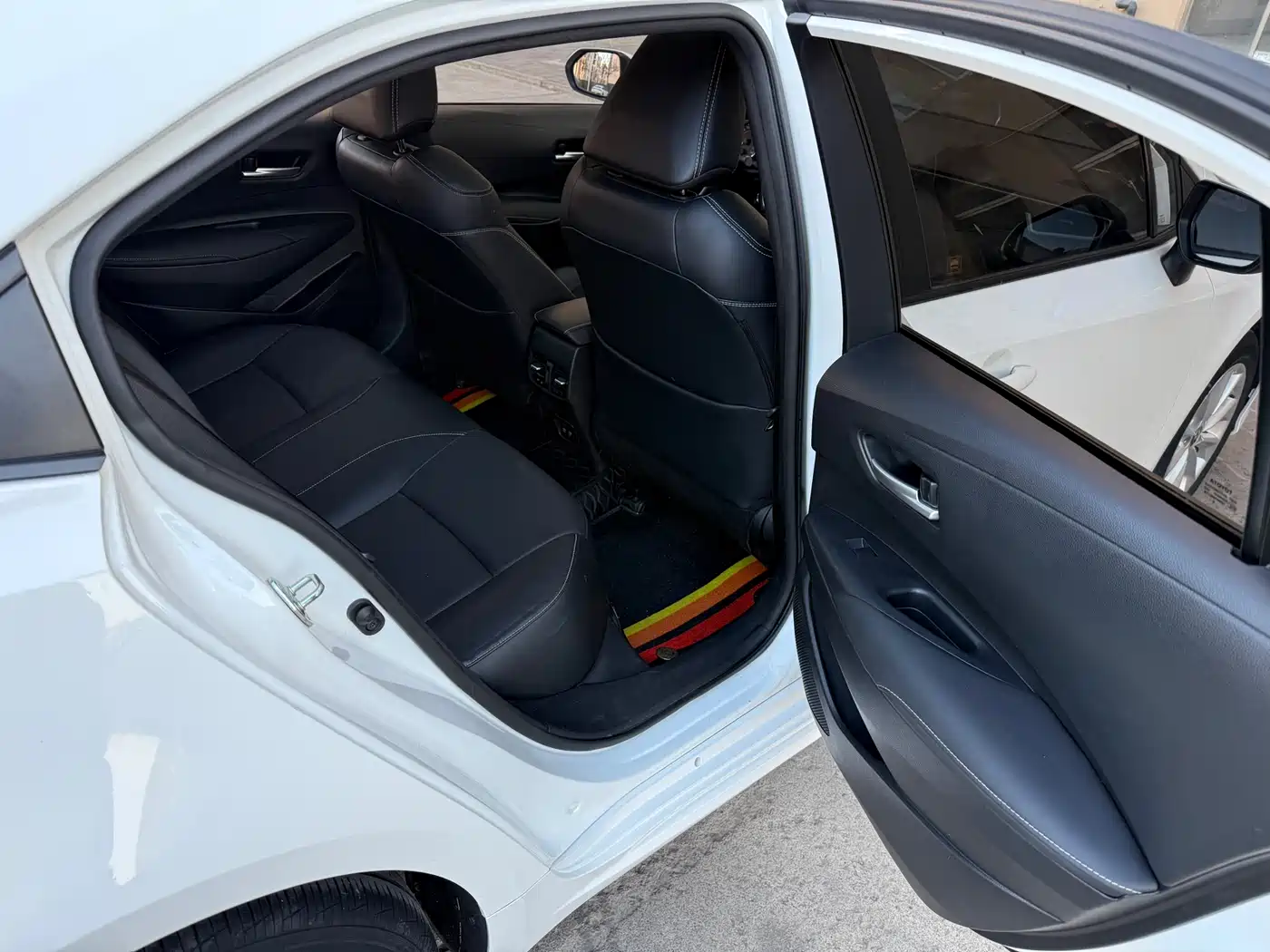 Toyota Corolla 2021 1.2T S-CVT Luxury Edition фото 8