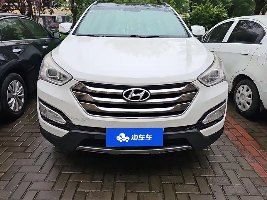 Hyundai Santa Fe 2013 Model 2.4L Automatic 2WD Smart фото 2