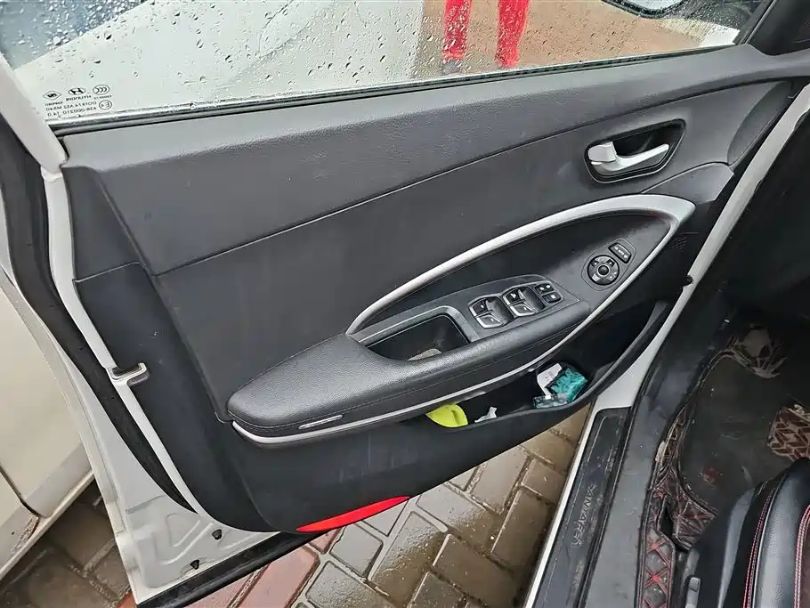 Hyundai Santa Fe 2013 Model 2.4L Automatic 2WD Smart фото 7