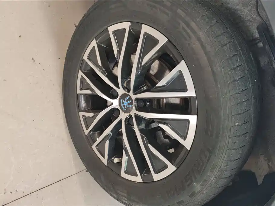 BYD Song New Energy 2017 Song DM 1.5TID Full-time 4WD Luxury фото 6