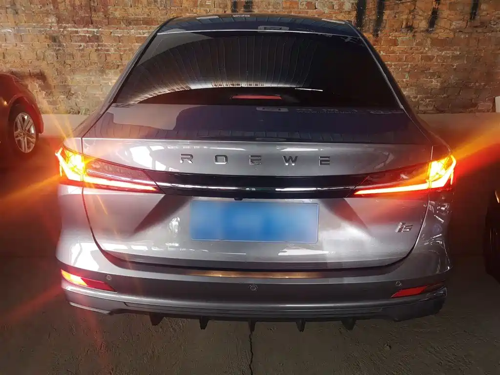 Roewe i5 2025 2023 1.5L Manual Comfort Edition