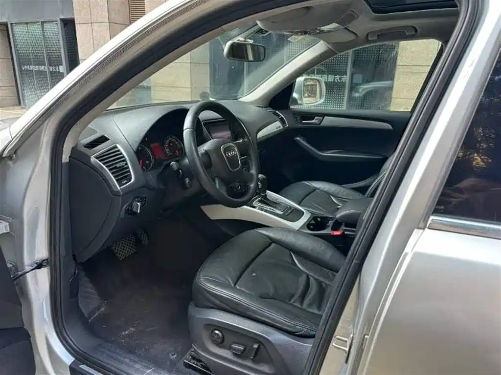 Audi Q5 2011 2.0TFSI Progressive фото 6