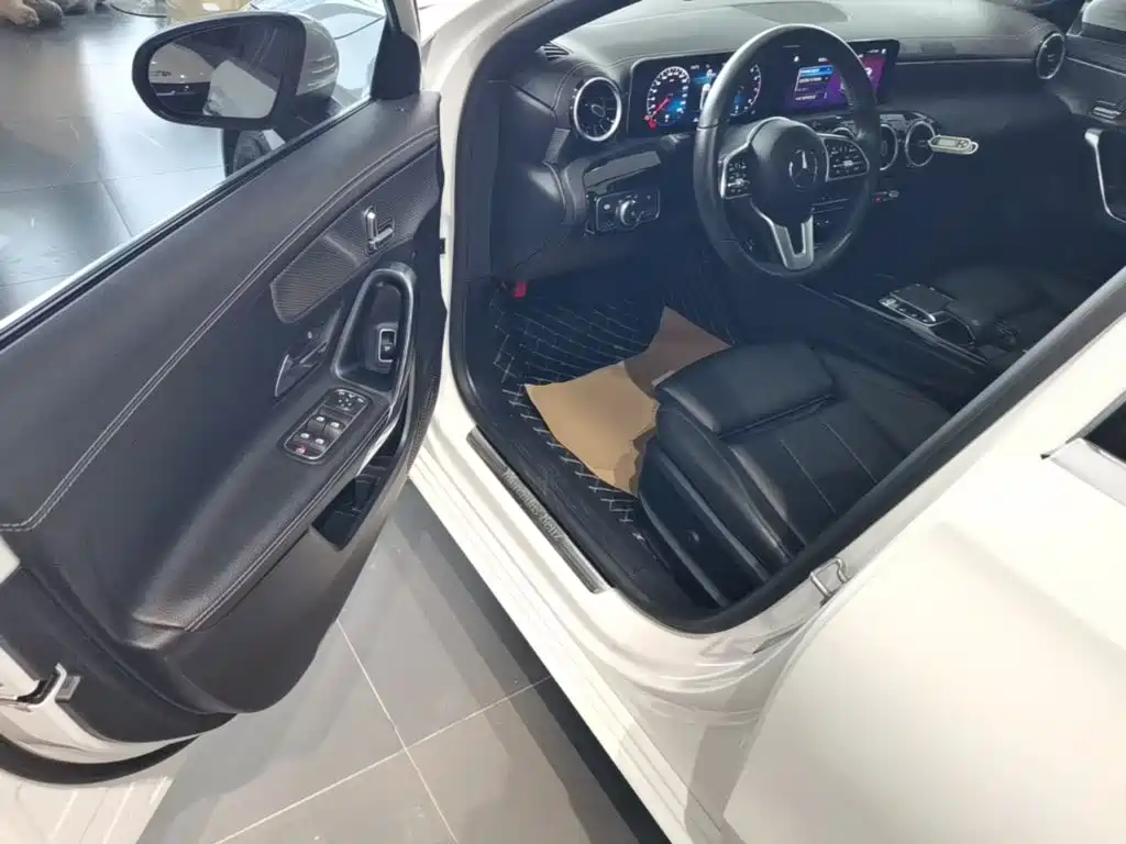 Фото 16 - Mercedes-Benz A-Class