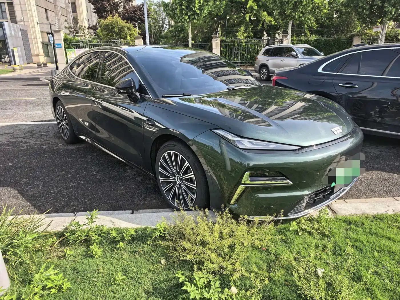 Geely Galaxy Galaxy Xingyao 8 2025 130km EM-i Premium Edition фото 3