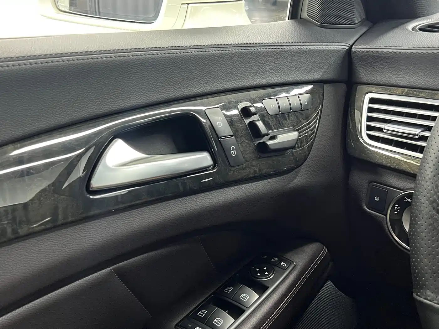Mercedes-Benz CLS 2012 CLS 300 CGI фото 12
