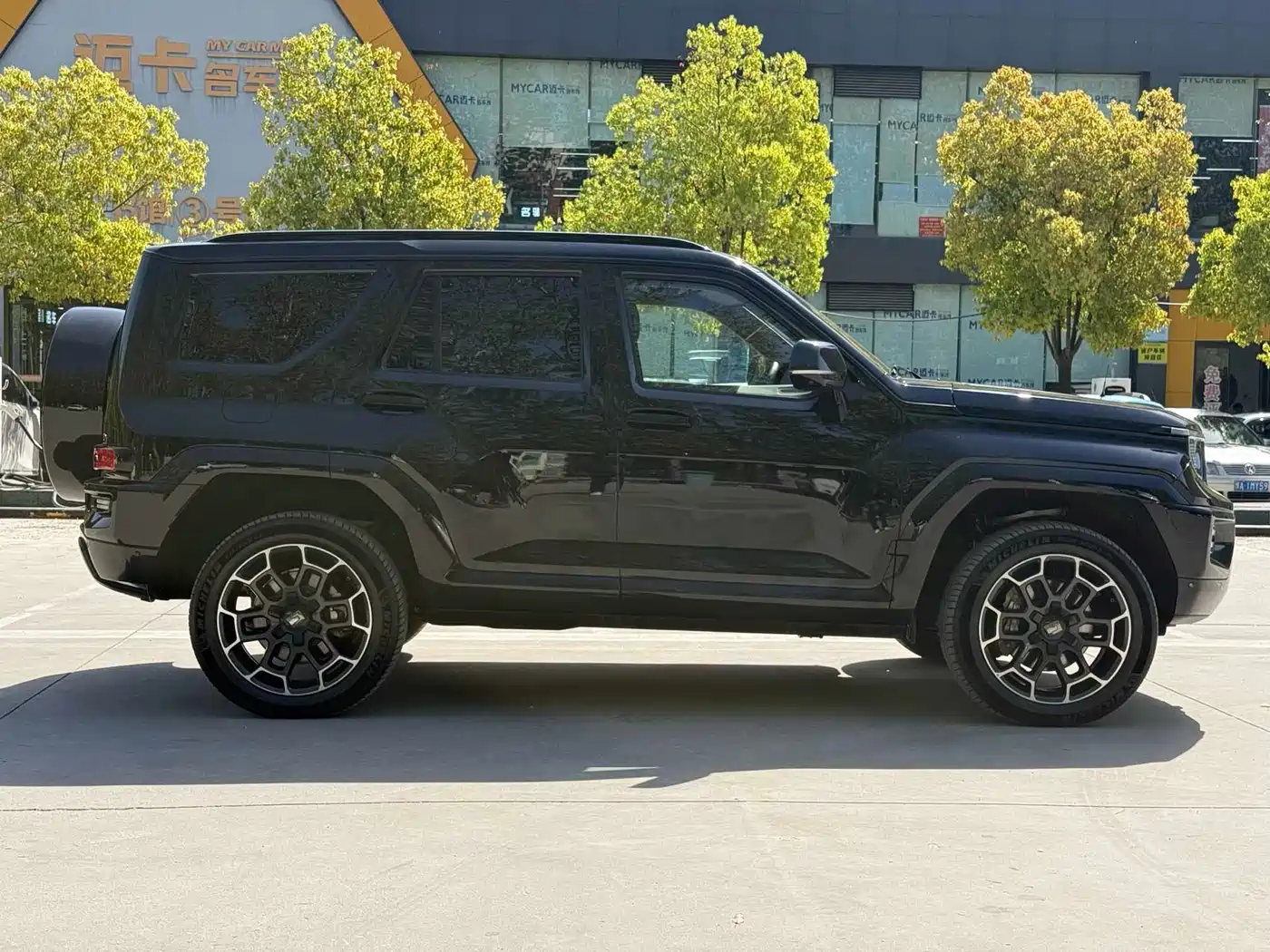 TANK TANK 700 NEW ENERGY