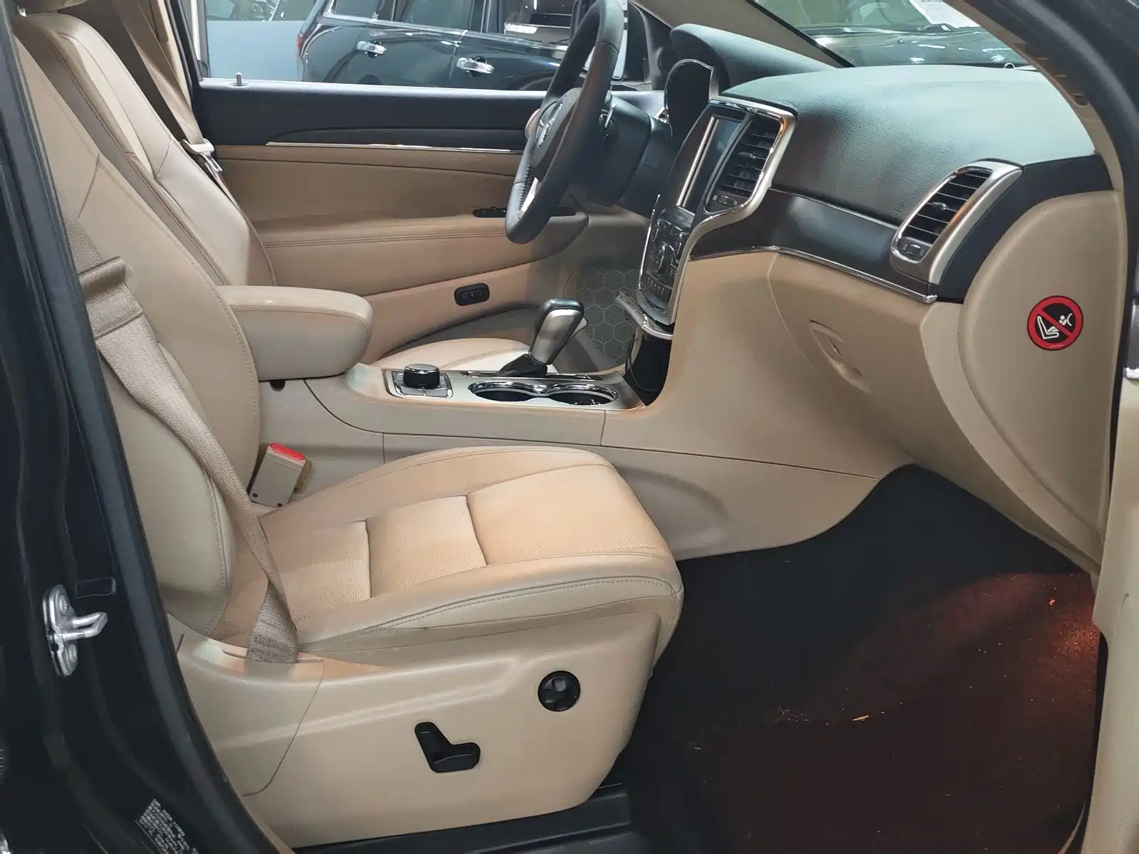Фото 12 - Jeep Grand Cherokee (Import)